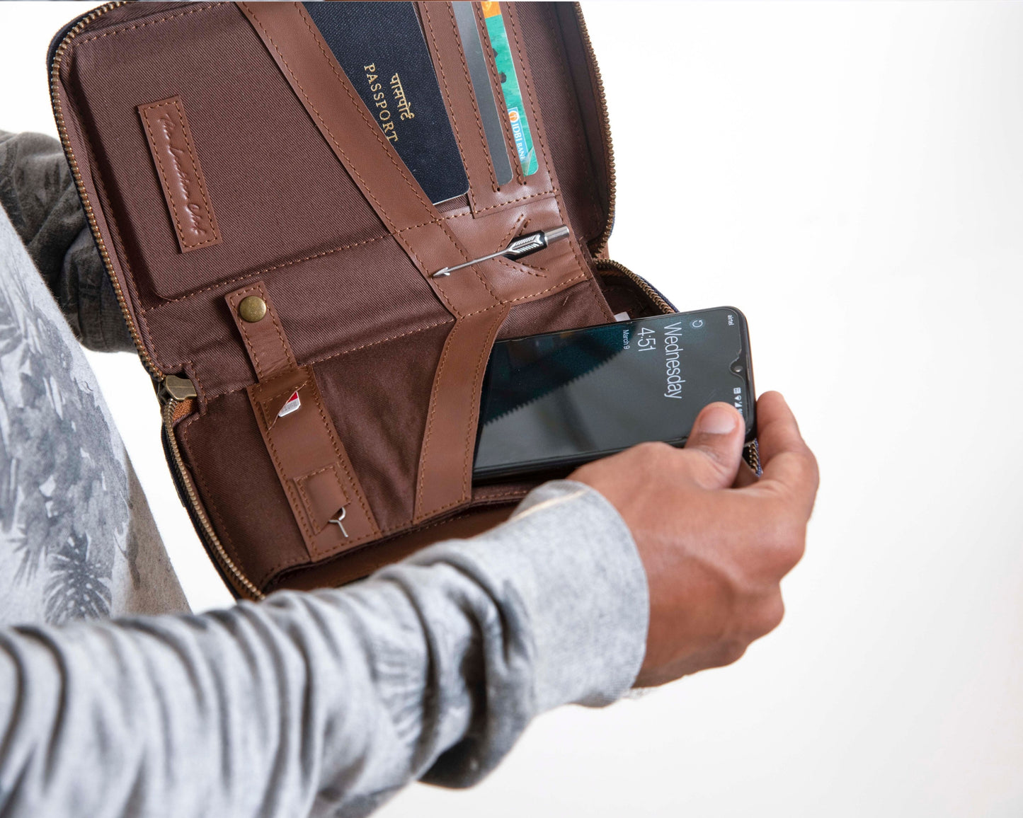 Nomad Passport Organiser - Blue