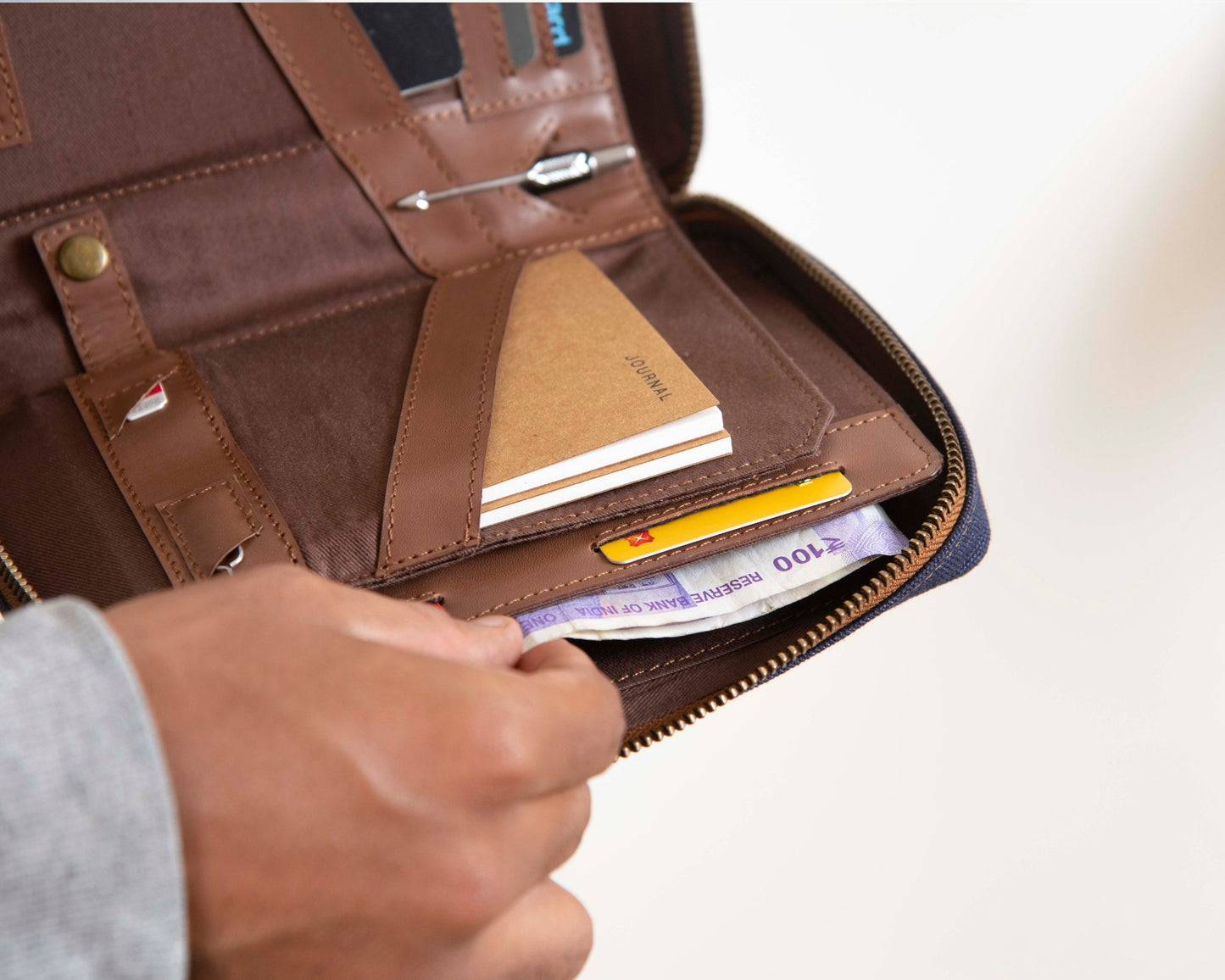 Nomad Passport Organiser - Blue