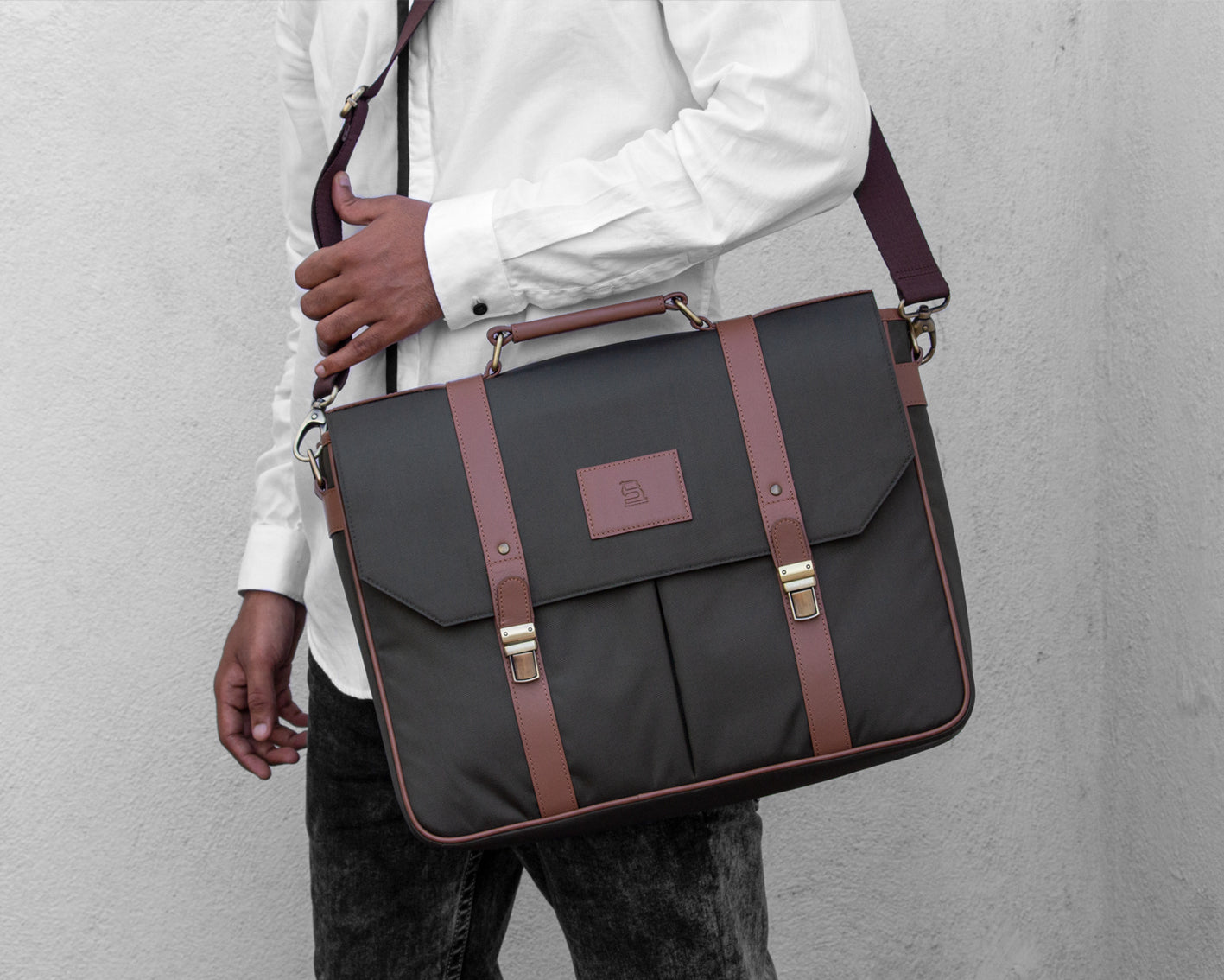 Retro Laptop Bag Olive – The Leather Chef