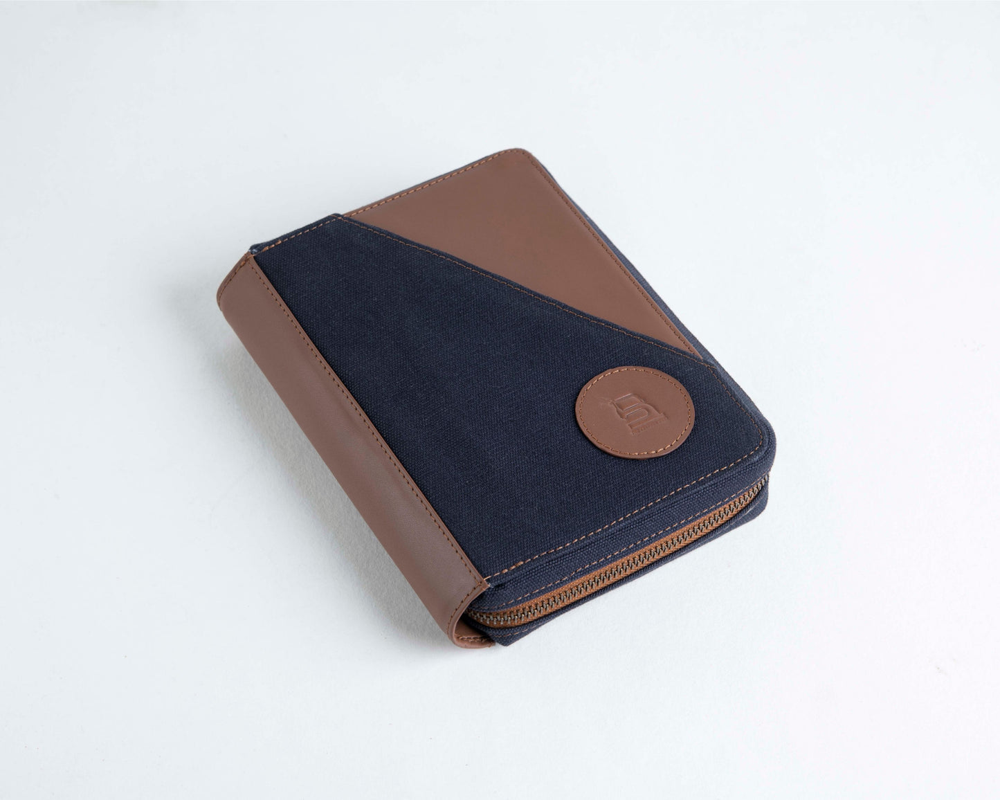 Nomad Passport Organiser - Blue