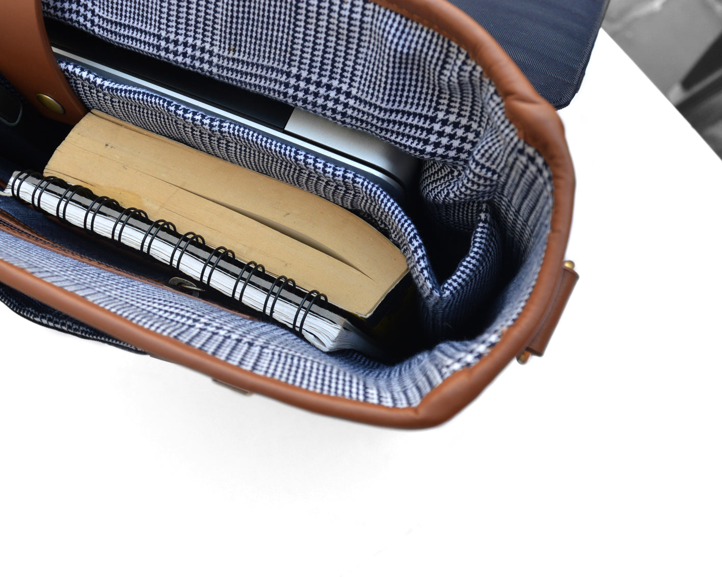 Retro - Laptop Bag - The Leather Chef
