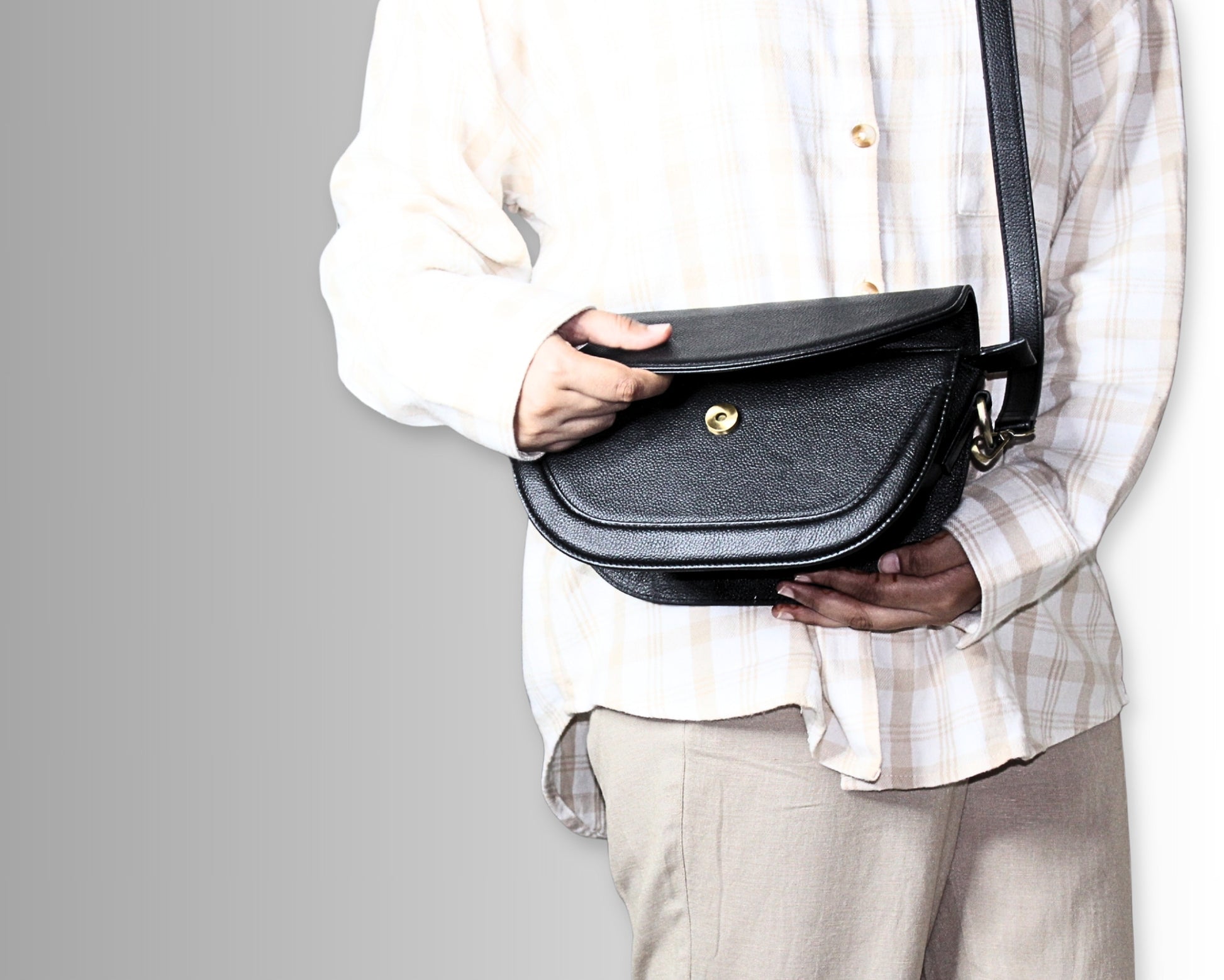 Ladies premium sling bag in full-grain leather – limited edition