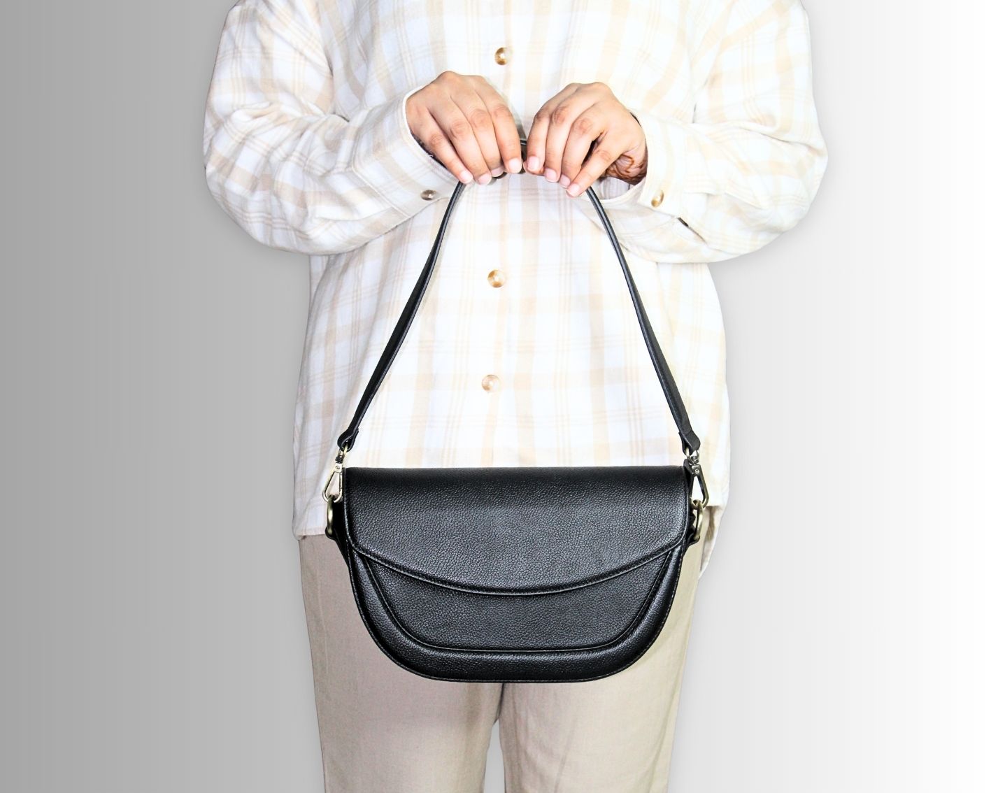 Ladies premium sling bag in full-grain leather – limited edition