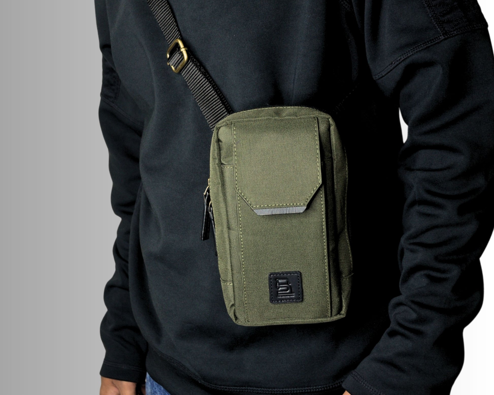 City Sling Bag - Olive