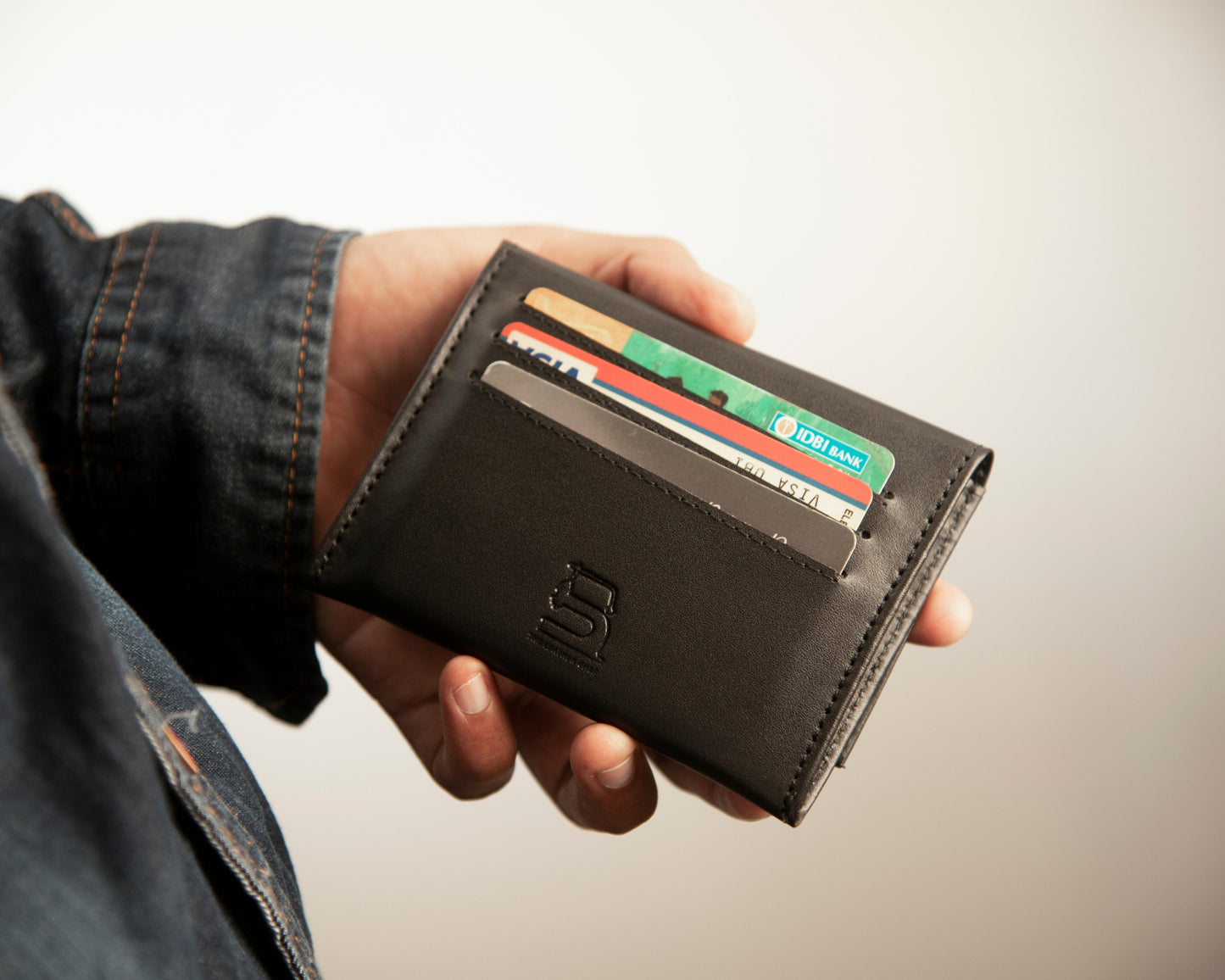 Discovery Wallet - Black