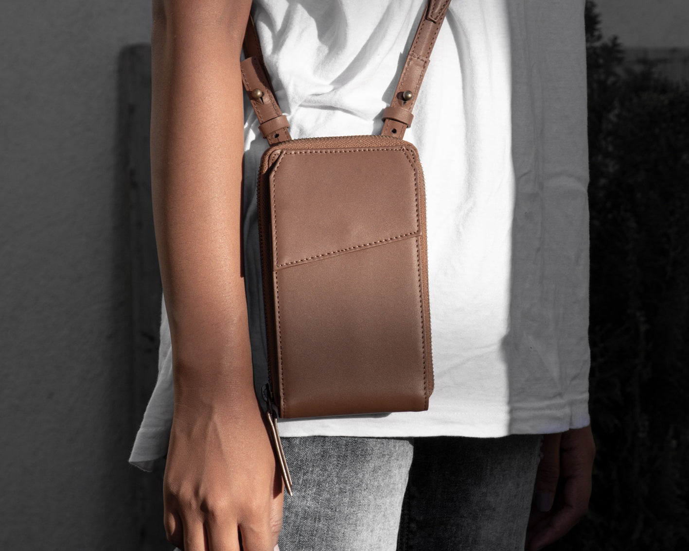 Urban Crossbody Sling - Tan